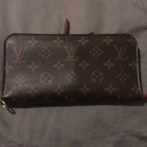 🔥FLASH SALE🔥Authentic large LV wallet wristlet